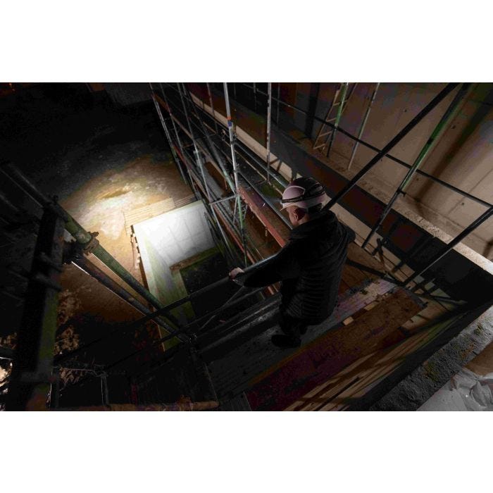 Foto von Ledlenser HF8R Work Stirnlampe, 1600 Lumen, IP68 rotem Frontlicht