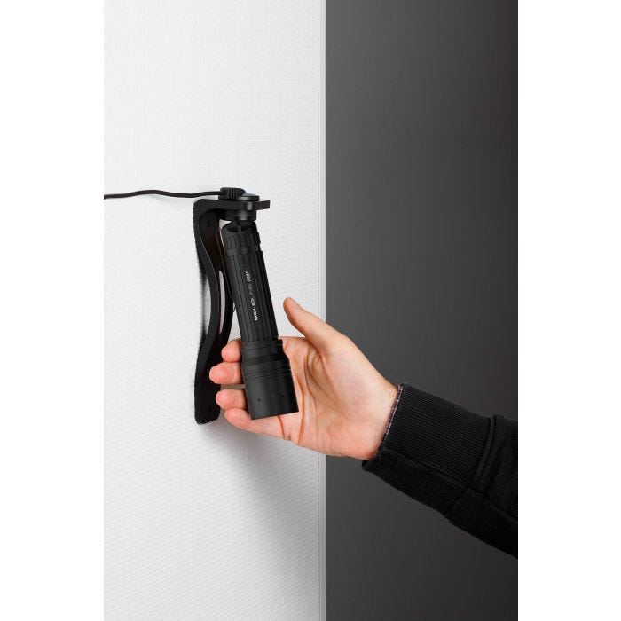Foto von Led Lenser Taschenlampe Solidline ST5R 380 Lumen wiederaufladbar