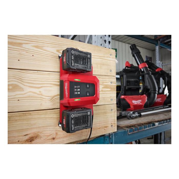 Foto von Milwaukee M18™ Zweifach-Schnellladegerät M18MDBSC