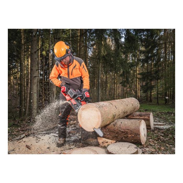 Bild von Milwaukee M18 FUEL™ Akku-Kettensäge F2CHS50-802, inkl. 2x Akkus 5,0 Ah und Doppelladegerät Bild von Milwaukee M18 FUEL™ Akku-Kettensäge F2CHS50-802, inkl. 2x Akkus 5,0 Ah und Doppelladegerät