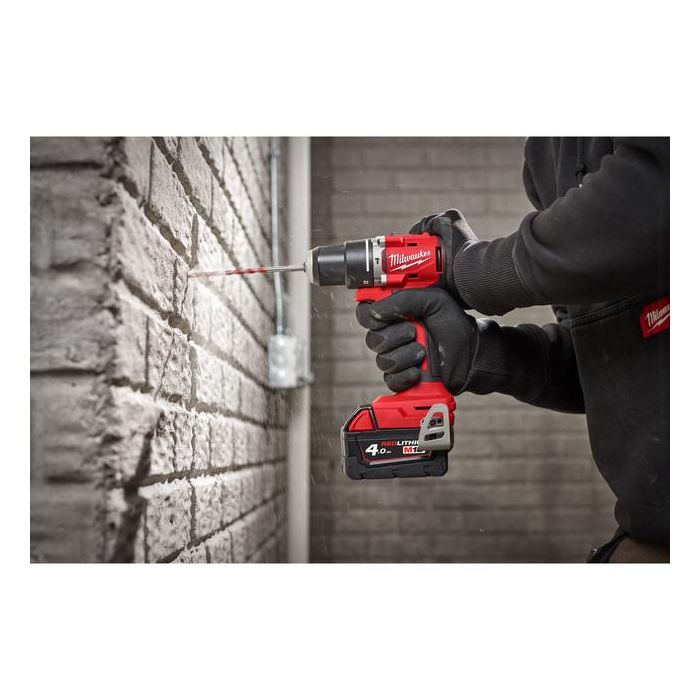 Bild von Milwaukee Akku-Schlagbohrschrauber M18 BLPDRC-402C mit 2x Akku 4,0 Ah, Ladegerät, Bild von Milwaukee Akku-Schlagbohrschrauber M18 BLPDRC-402C mit 2x Akku 4,0 Ah, Ladegerät,