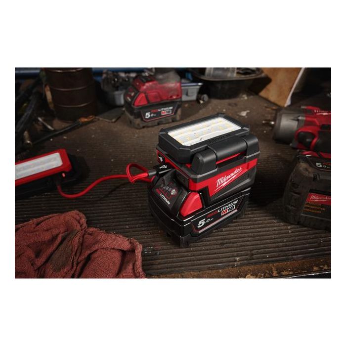 Foto von Milwaukee Bauleuchte M18 ALIS-0 bis zu 1.000 Lumen und 110 Stunden Laufzeit Foto von Milwaukee Bauleuchte M18 ALIS-0 bis zu 1.000 Lumen und 110 Stunden Laufzeit