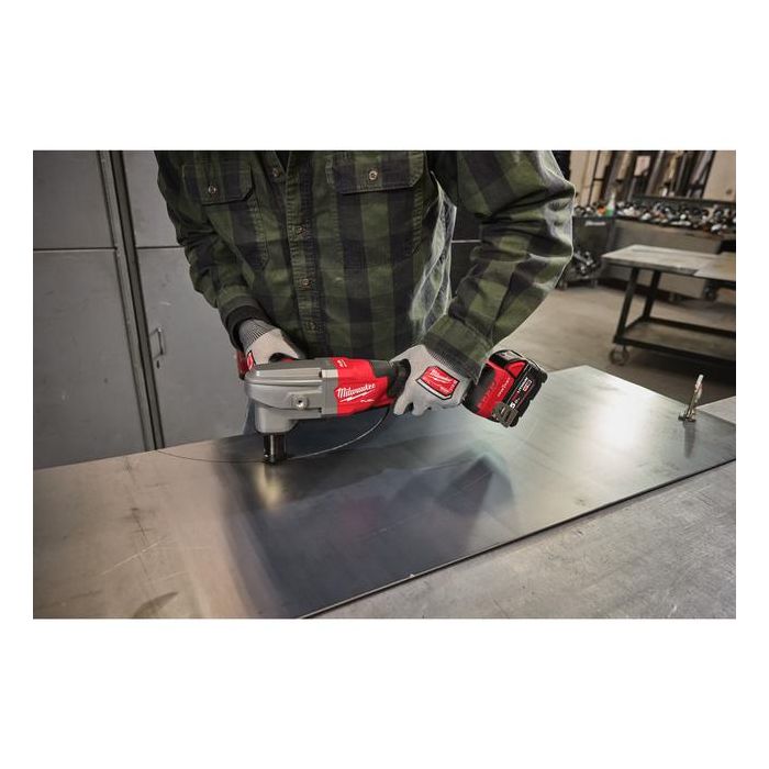 Foto von Milwaukee Akku-Knabber M18FNB35-502X 3,5 mm, 2 Akkus 5,0 Ah Akku, Ladegerät, in HD-Box