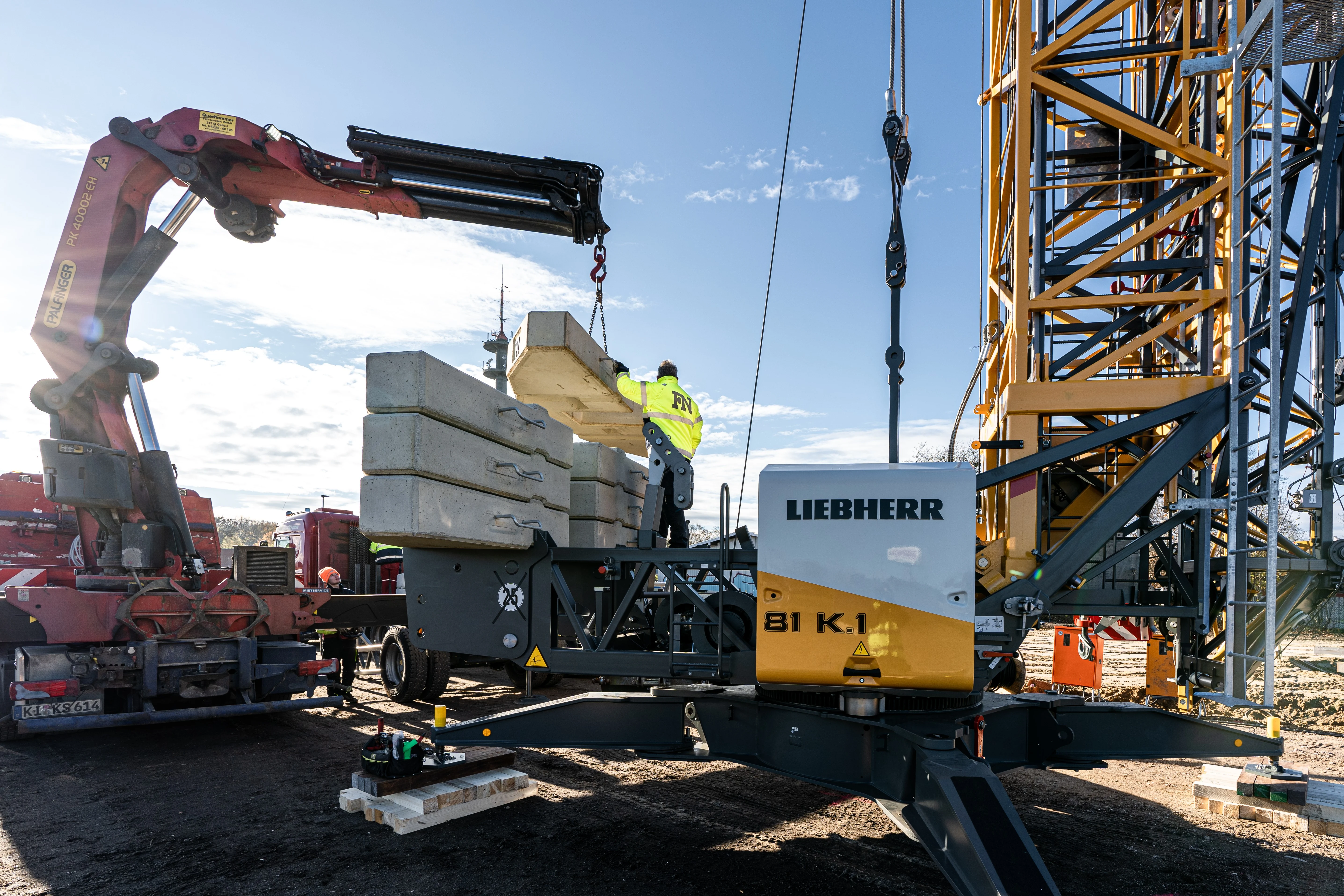 FN Referenz mit einem Liebherr K-Kran im Gewerbebau