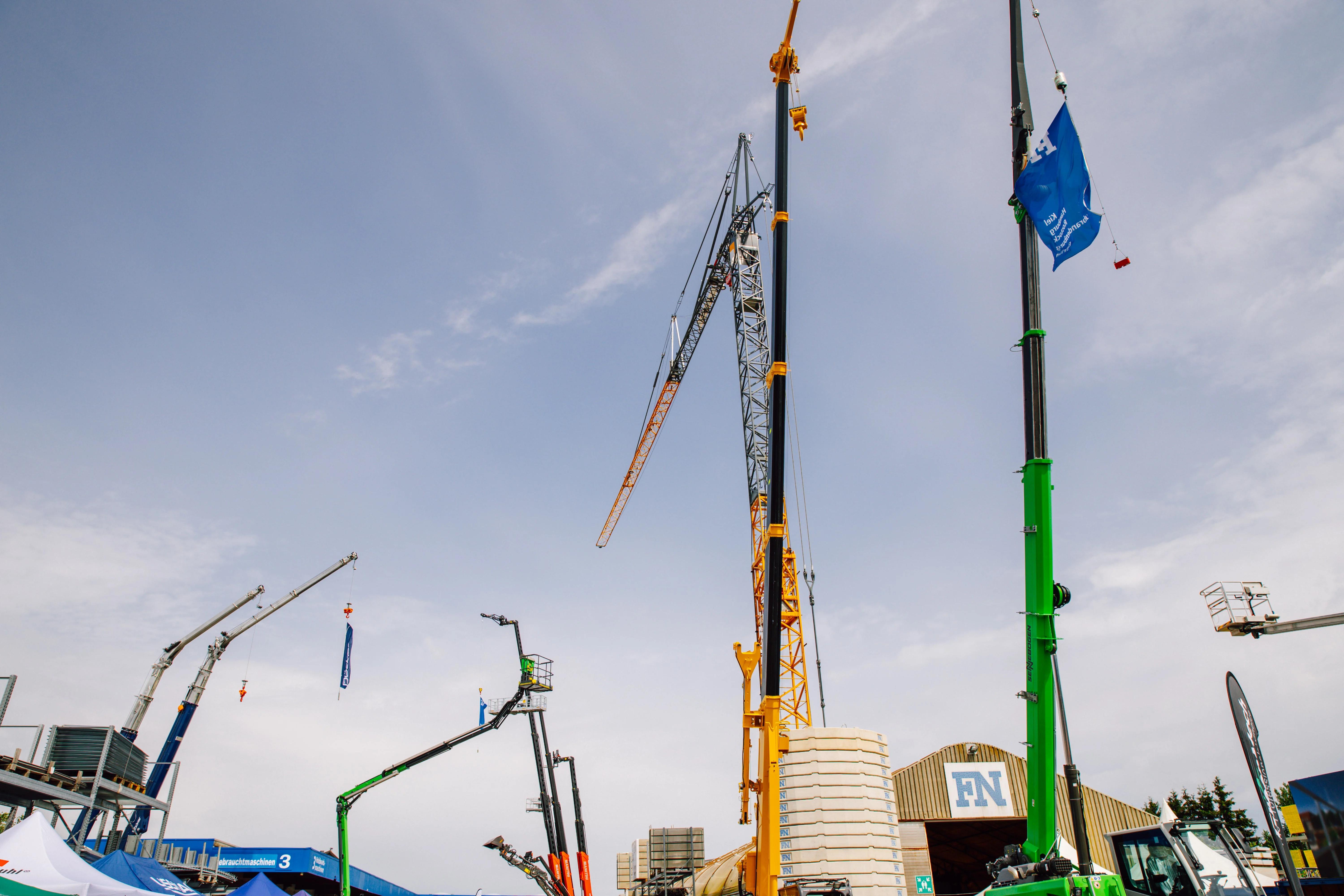 FN Referenz mit einem Liebherr L-Kran