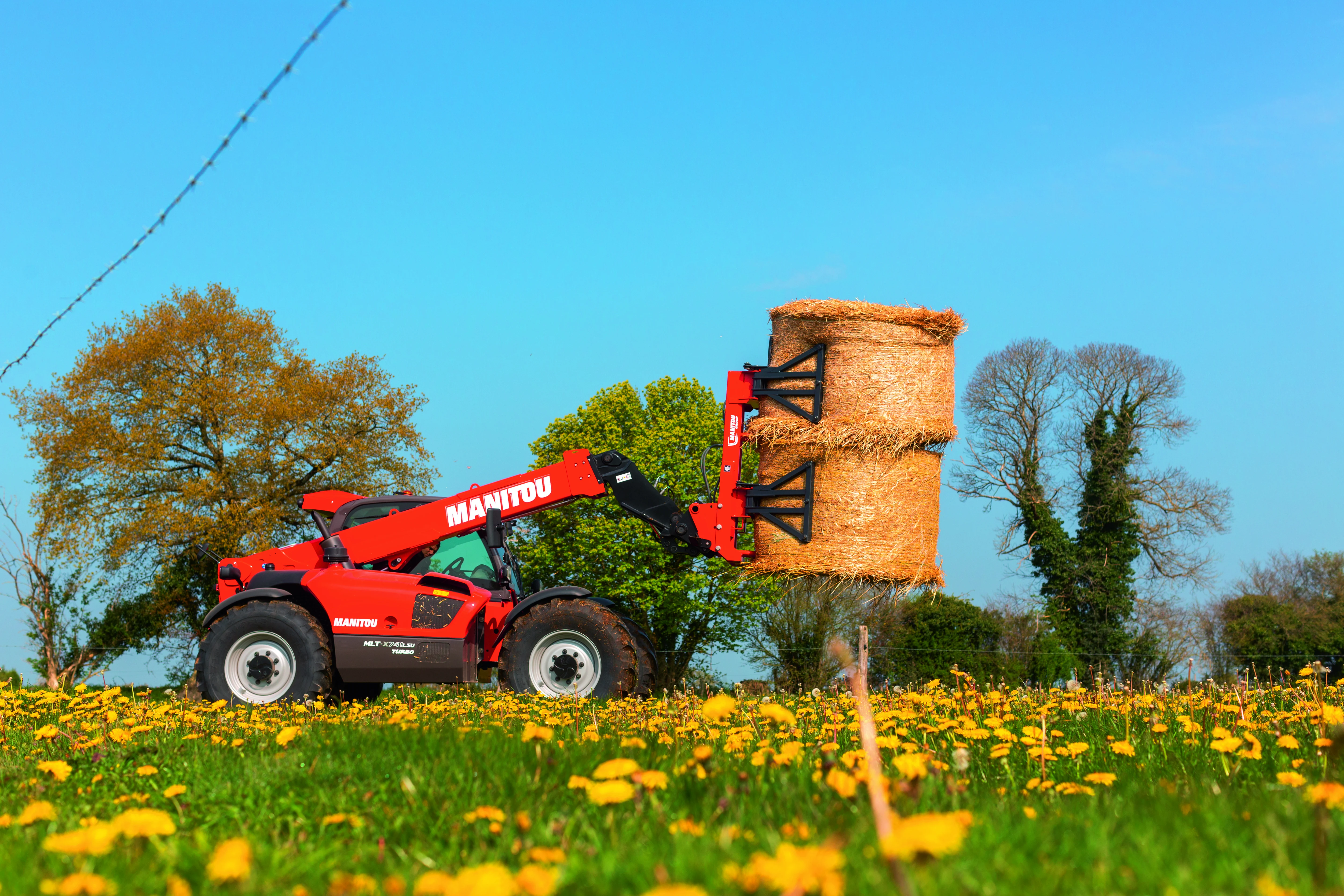 Manitou MLT Teleskoplader im landwirtschaftlichen Einsatz