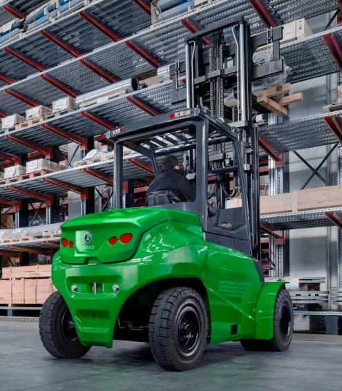 CESAB Elektro-Frontstapler für Lager und Materialumschlag