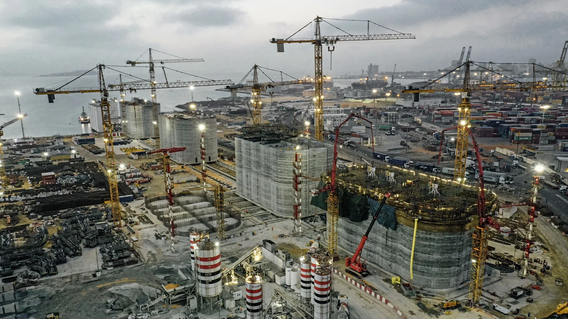 Modular aufgebauter Liebherr EC-H-Kran