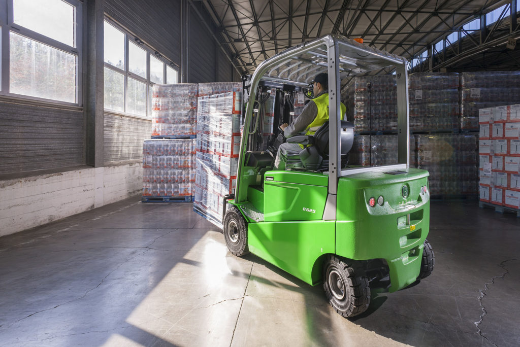 Stapler-Training im Lagerbereich