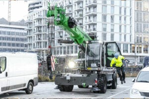 SERVICETECHNIKER IM AUßENDIENST FÜR BAUMASCHINEN (M/W/D SERVICETECHNIKER IM AUßENDIENST FÜR BAUMASCHINEN (M/W/D
