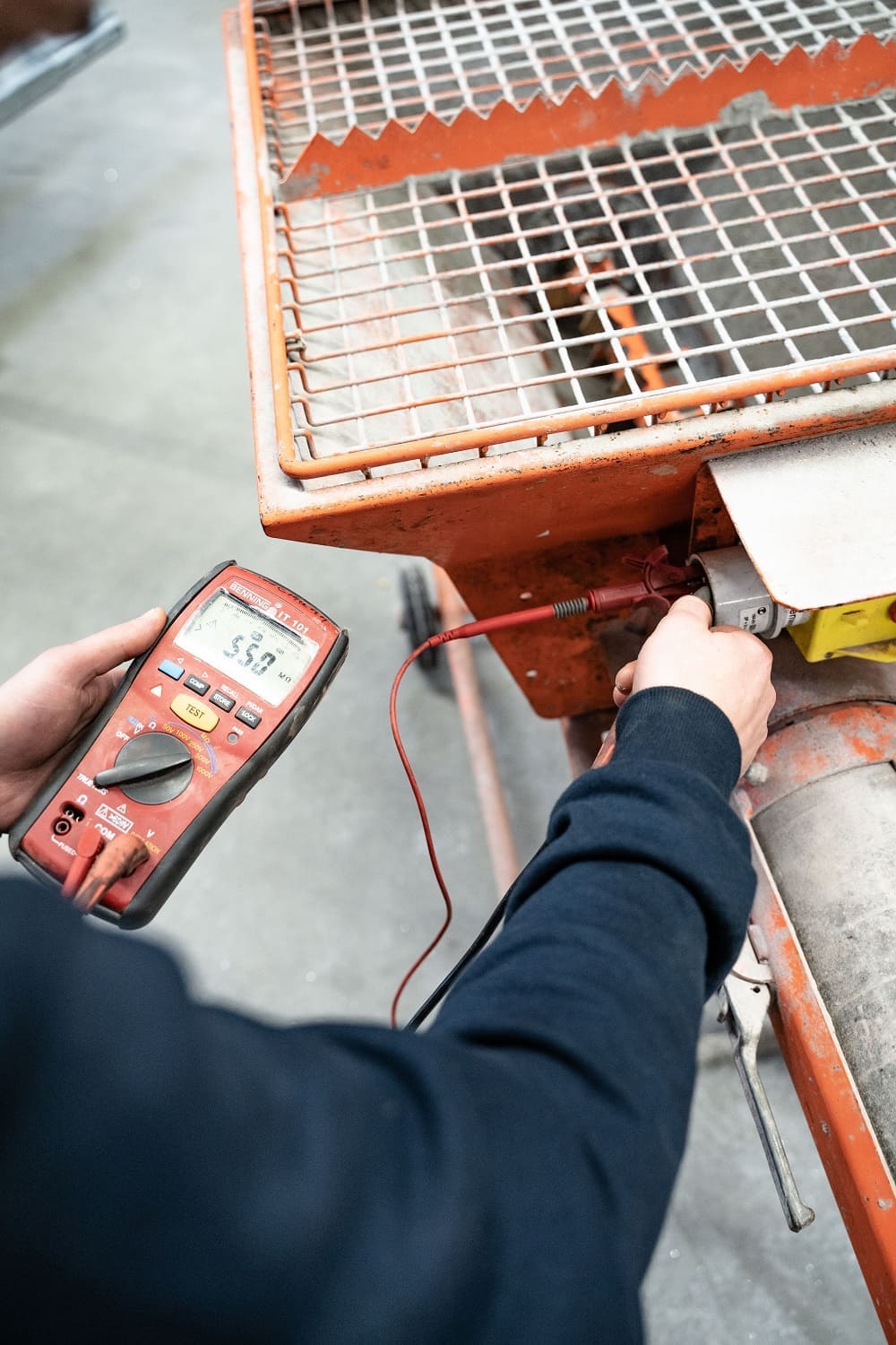 Elektriker Elektroniker Maschinentechnik für Baugeräte und Elektromaschinen Elektriker Elektroniker Maschinentechnik für Baugeräte und Elektromaschinen