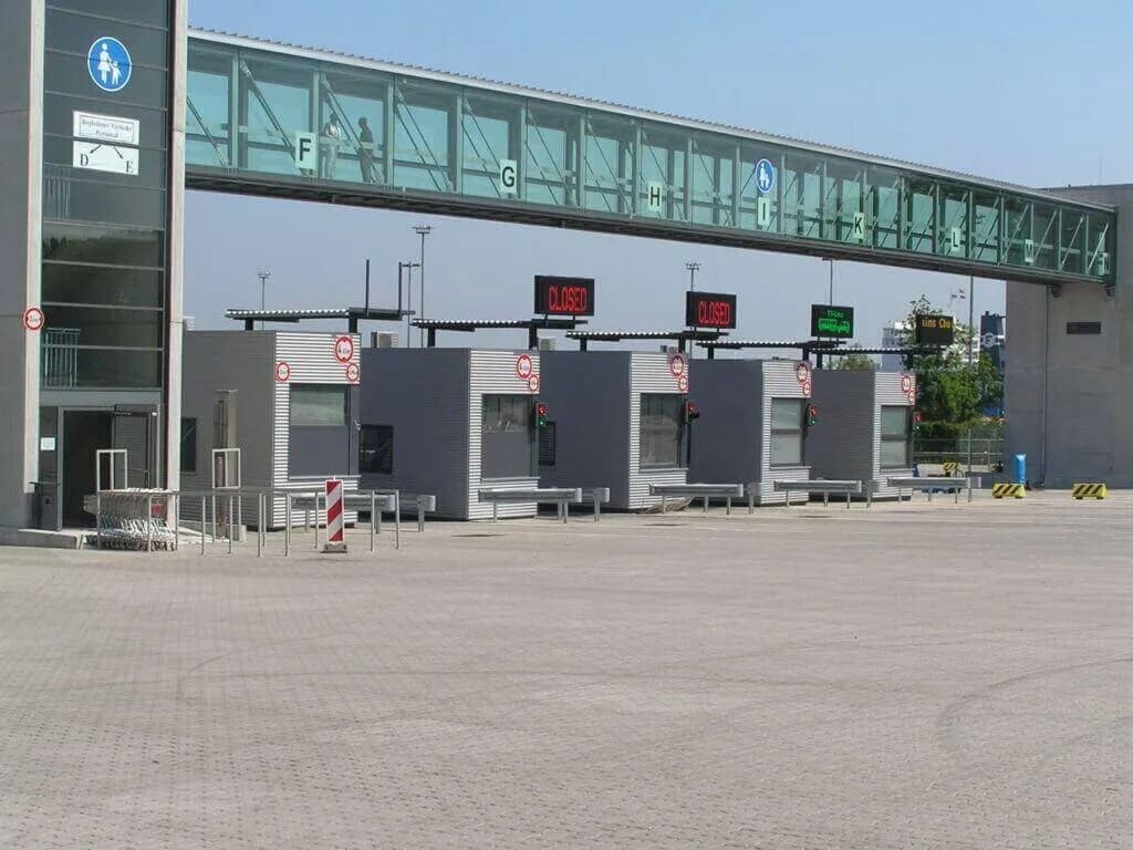 Abfertigungscontainer 2